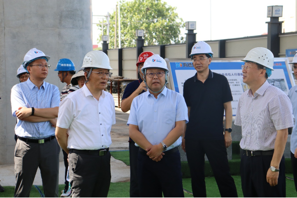 1688545807801596.png 住青省人大代表調(diào)研重慶路快速路工程.png