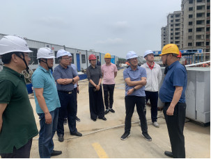 青島城發(fā)集團(tuán)副總經(jīng)理胡濱波一行赴城發(fā)建投公司項目一線開展安全維穩(wěn)指導(dǎo)檢查