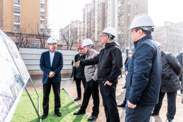 搶進度 保質量 抓機遇 促發(fā)展  —集團公司黨委書記、董事長王元斌一行蒞臨城市更新公司調研指導工作
