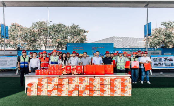 東岸產(chǎn)業(yè)園區(qū)基礎(chǔ)設(shè)施綜合改造項目開展中秋、國慶雙節(jié)慰問活動