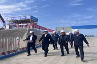 集團(tuán)公司黨委書(shū)記、董事長(zhǎng)王元斌一行調(diào)研安居公司京口路保障性住房項(xiàng)目建設(shè)